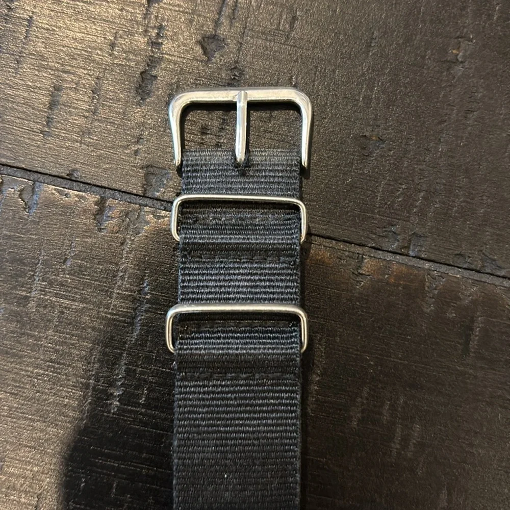 Crayo Men’s Unisex Canvas Strap Watch Working Black Silver​